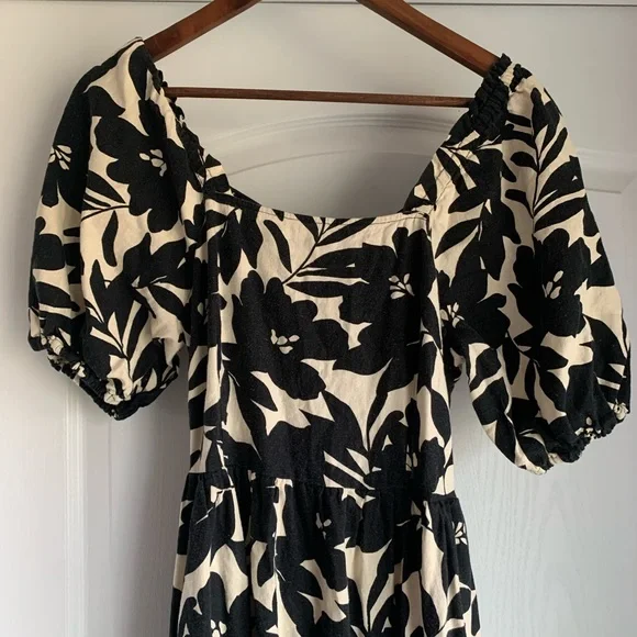 Who What Wear Black and Cream Floral puff Sleeve Dress - Picture 2 of 9